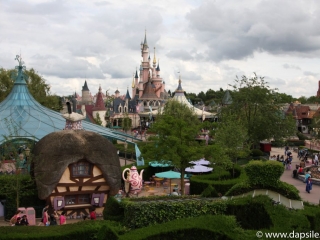Cinderella Castle and Park in Disneyland Paris Sights