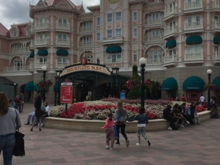 Disneyland Park Hotel and Entrance in Paris Sights