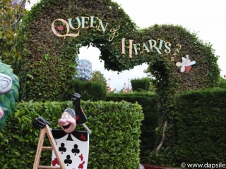 Queen of Hearts Maze Entrance in Disneyland Paris Sights