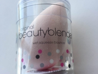 Beauty Blender from the FabFitFun Fall 2018 Subscription Box