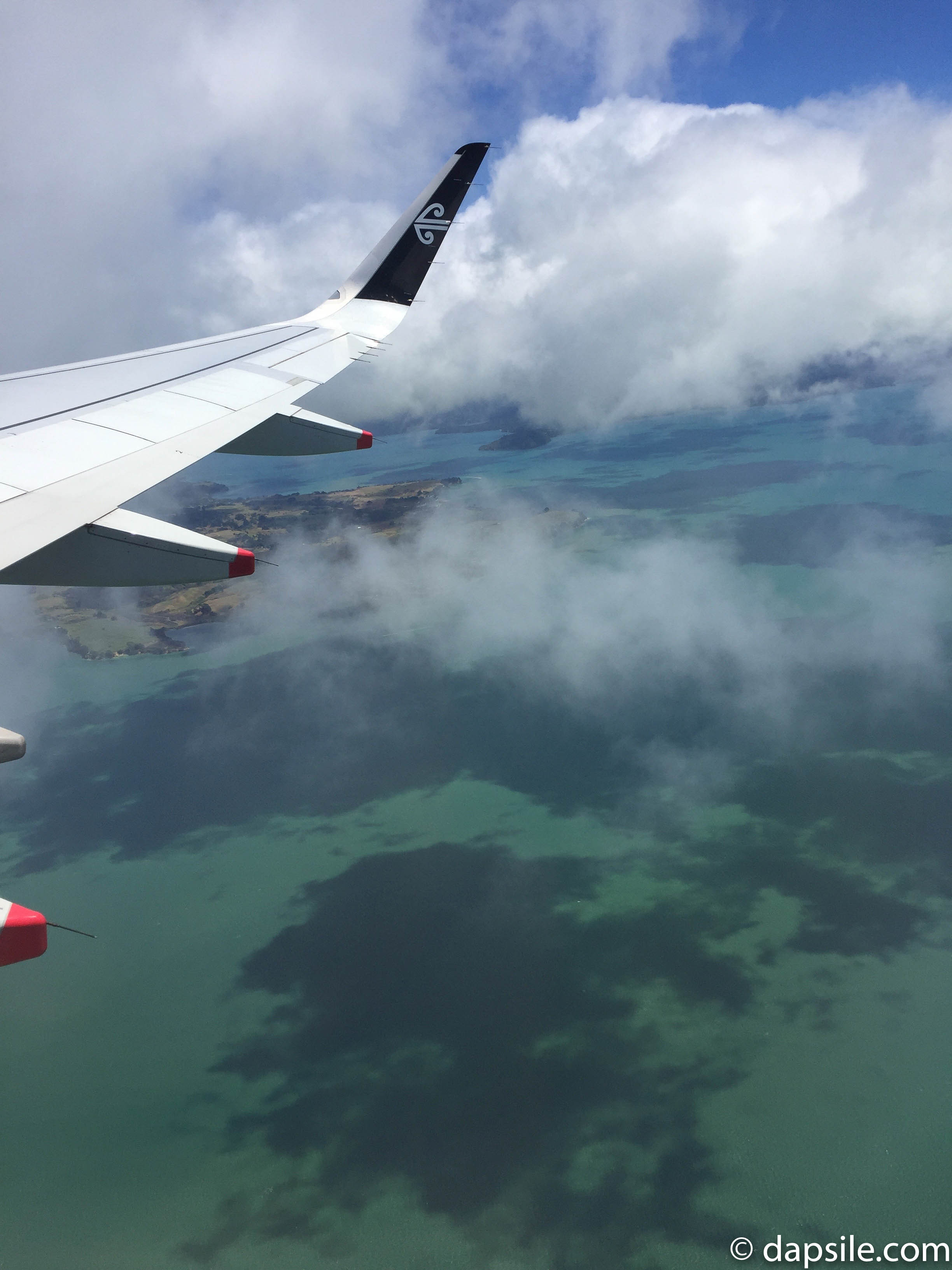 View of the Ocean while Flying from Auckland to Queensland